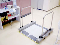 車椅子対応の体重計